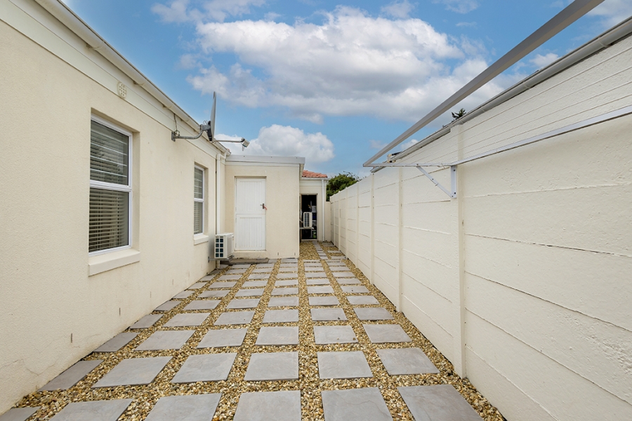 3 Bedroom Property for Sale in Sunningdale Western Cape
